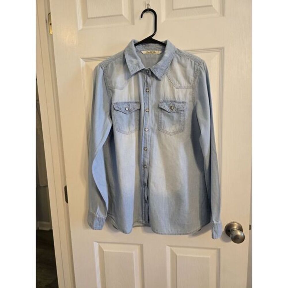 Vanilla Star Women's Blue Denim Button-Up "Small Town USA" Flag Patch Size Large